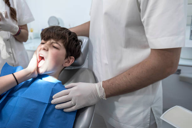 Best Emergency Tooth Extraction  in Leachville, AR